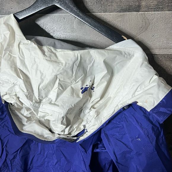 Patagonia Womens Rain Jacket Small - Picture 4 of 4